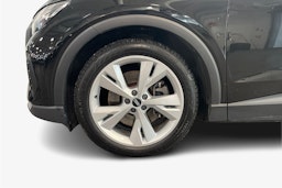 musta Audi Q4 e-tron 2024 kuva 12.