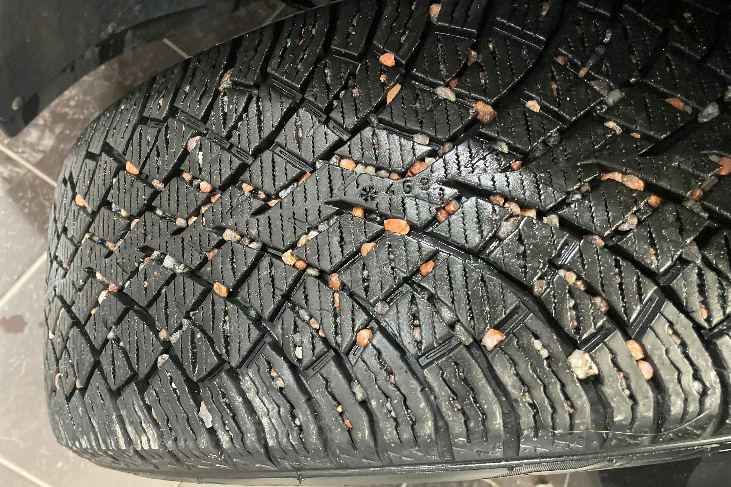 musta Audi Q4 e-tron 2024 kuva 16.