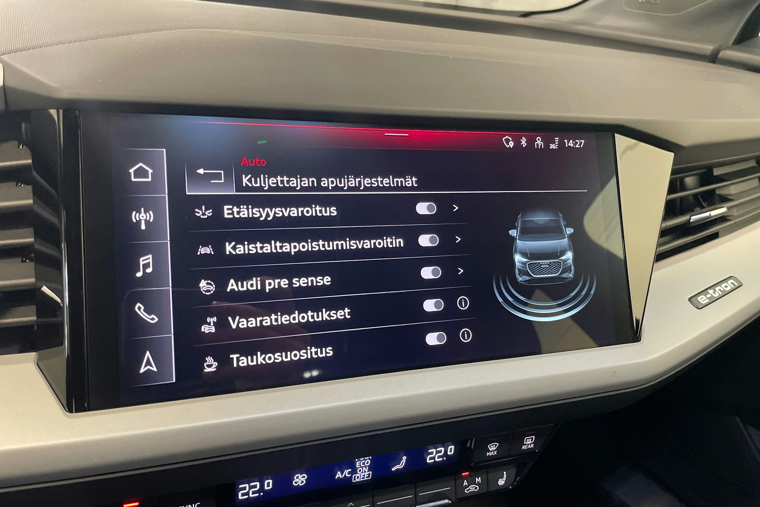 musta Audi Q4 e-tron 2024 kuva 25.