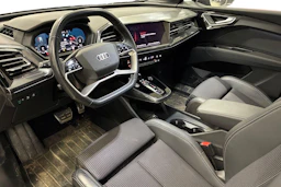 vihreä Audi Q4 e-tron 2024 kuva 3.