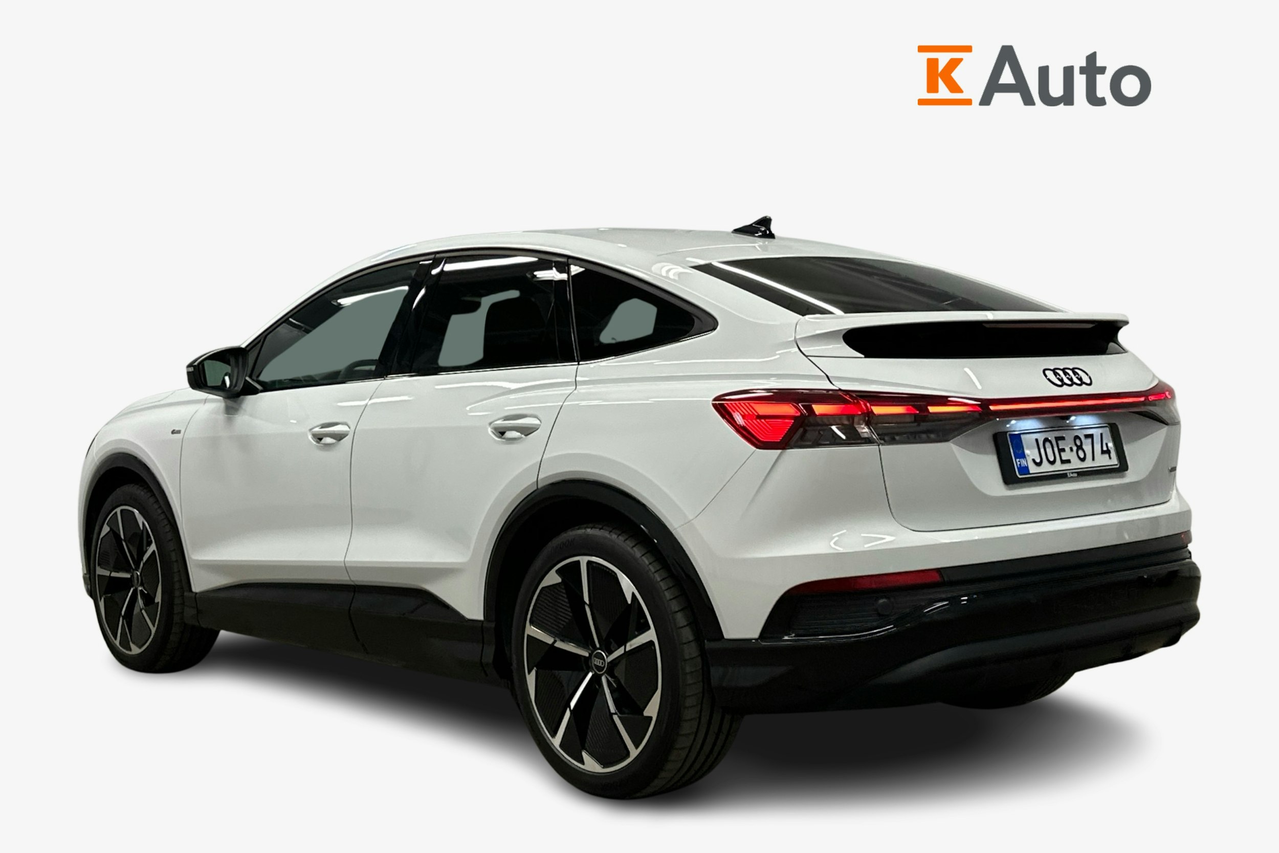 valkoinen Audi Q4 e-tron 2024 kuva 2.