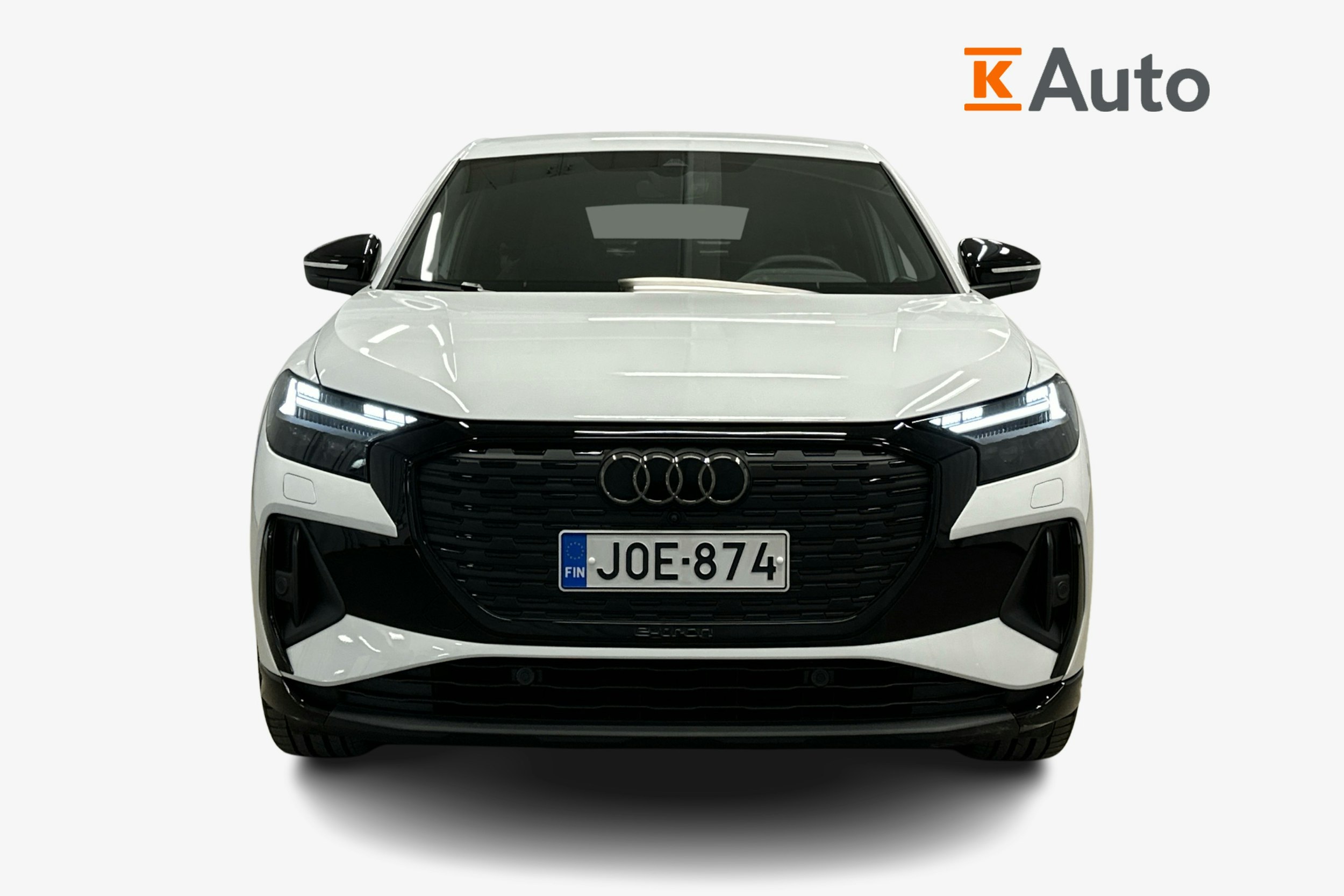 valkoinen Audi Q4 e-tron 2024 kuva 4.