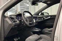 valkoinen Audi Q4 e-tron 2024 kuva 8.
