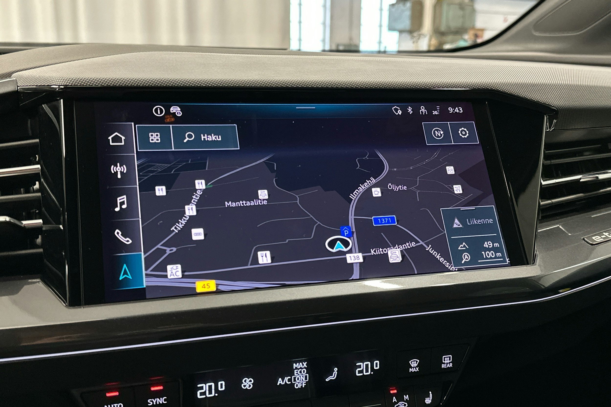 valkoinen Audi Q4 e-tron 2024 kuva 13.
