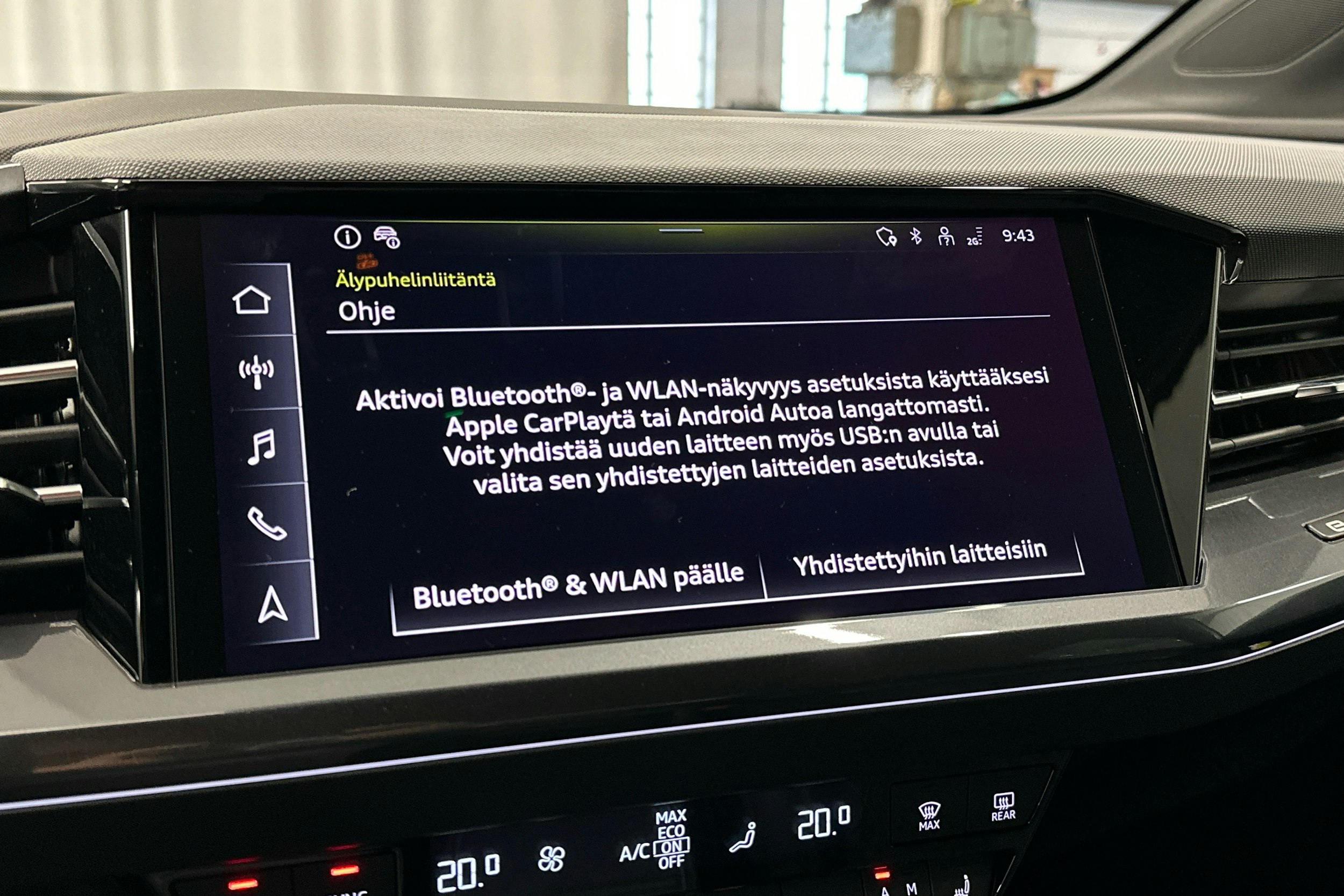 valkoinen Audi Q4 e-tron 2024 kuva 14.