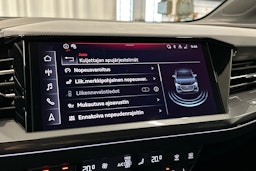 valkoinen Audi Q4 e-tron 2024 kuva 16.