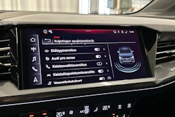 valkoinen Audi Q4 e-tron 2024 kuva 17.