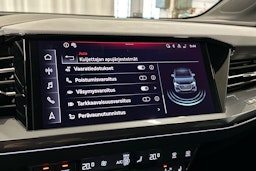 valkoinen Audi Q4 e-tron 2024 kuva 18.
