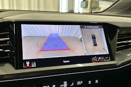 valkoinen Audi Q4 e-tron 2024 kuva 19.