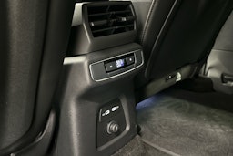 valkoinen Audi Q4 e-tron 2024 kuva 24.