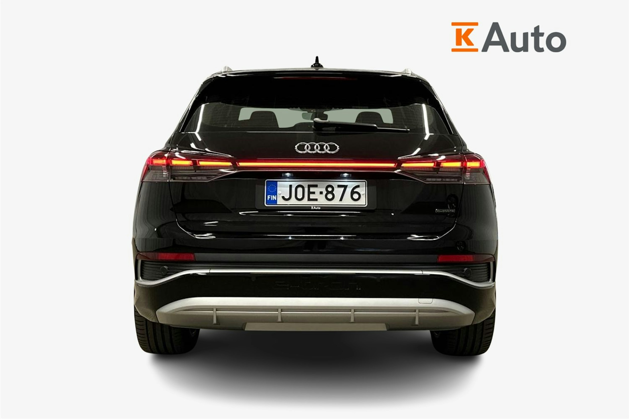 musta Audi Q4 e-tron 2024 kuva 3.