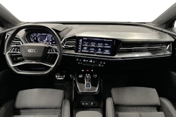 musta Audi Q4 e-tron 2024 kuva 7.