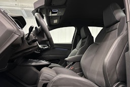 musta Audi Q4 e-tron 2024 kuva 9.
