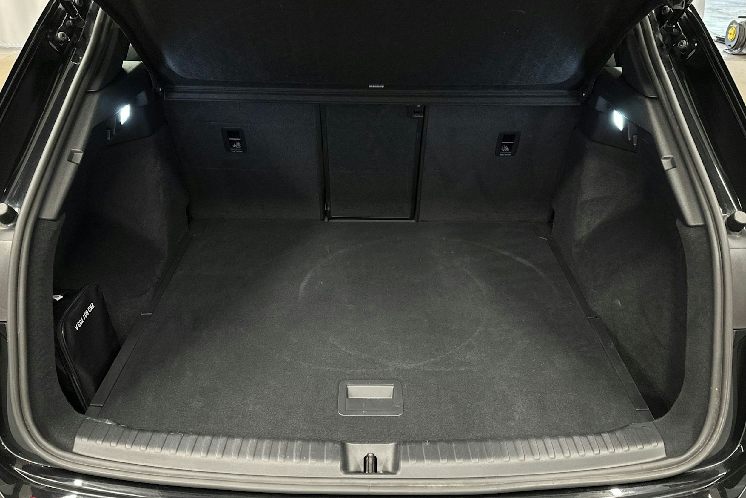 musta Audi Q4 e-tron 2024 kuva 10.