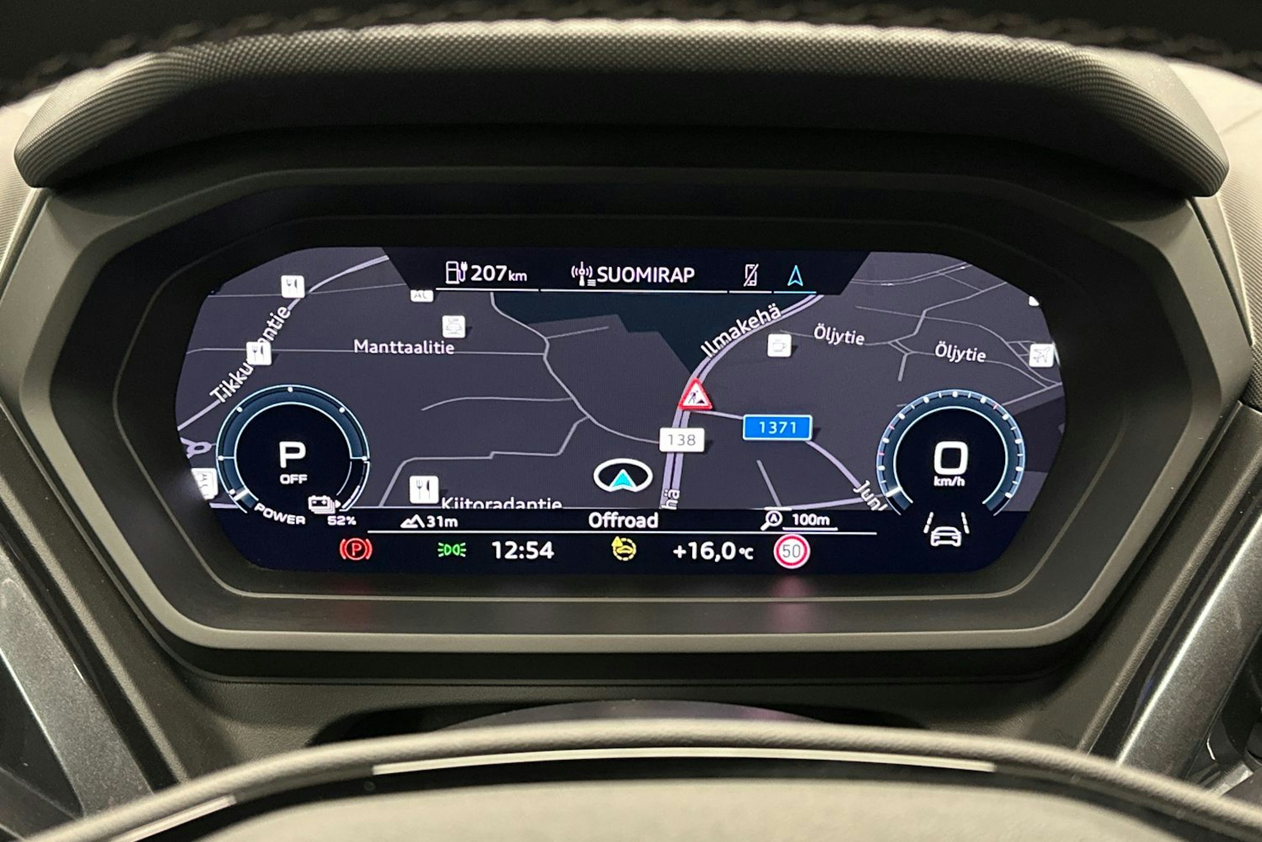 musta Audi Q4 e-tron 2024 kuva 15.