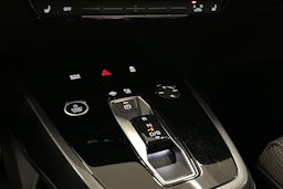 musta Audi Q4 e-tron 2024 kuva 16.