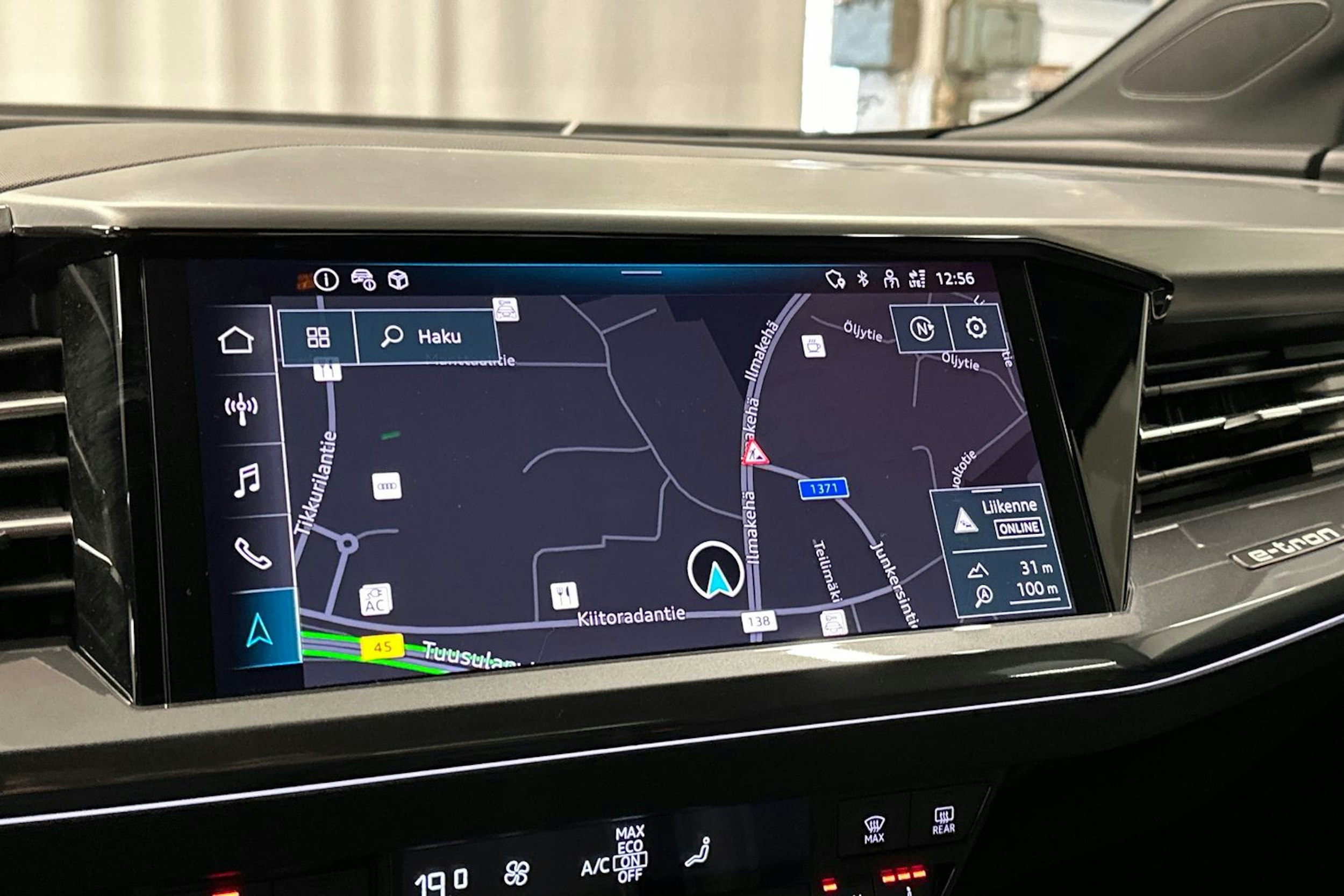 musta Audi Q4 e-tron 2024 kuva 20.
