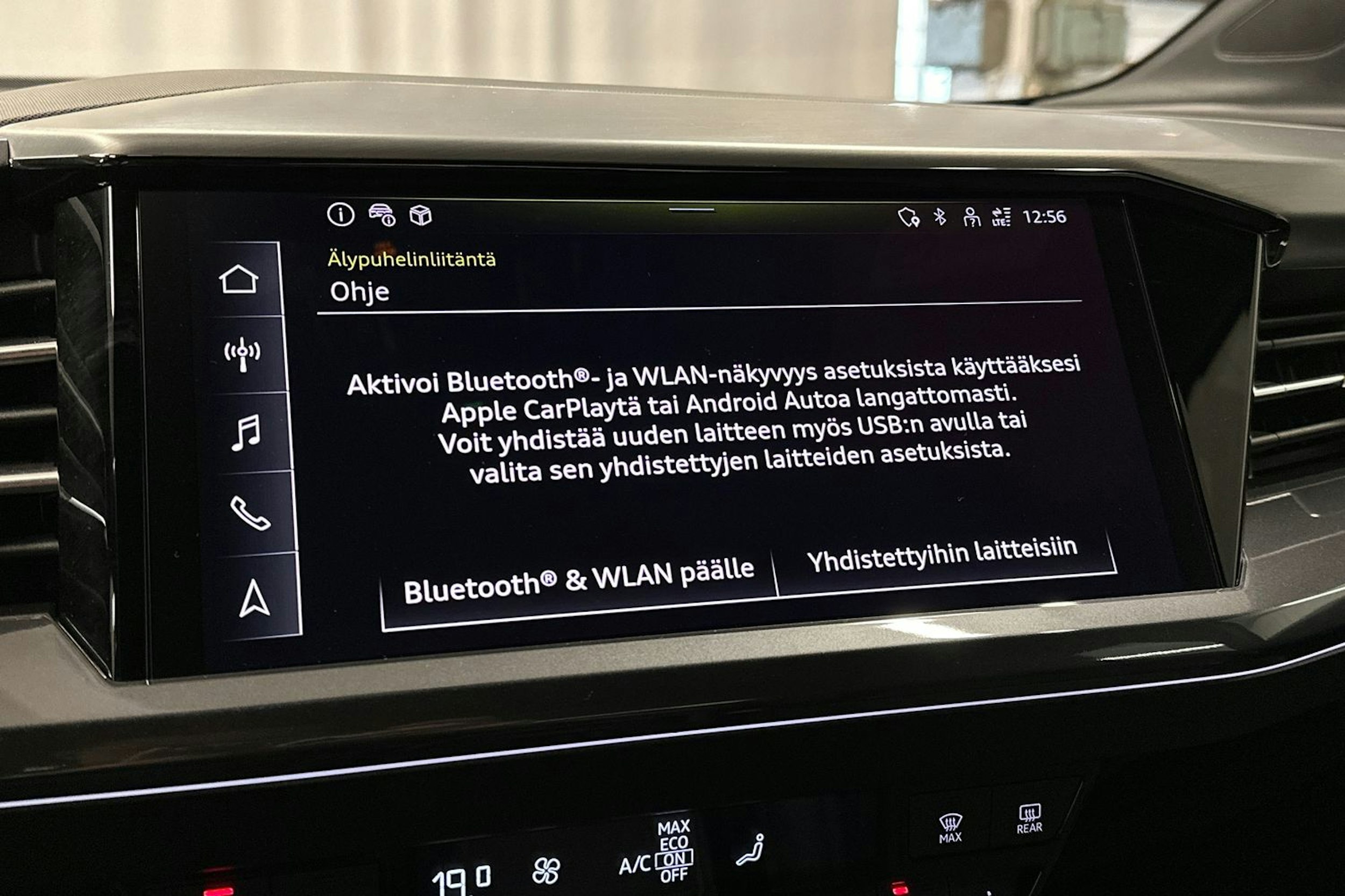 musta Audi Q4 e-tron 2024 kuva 22.