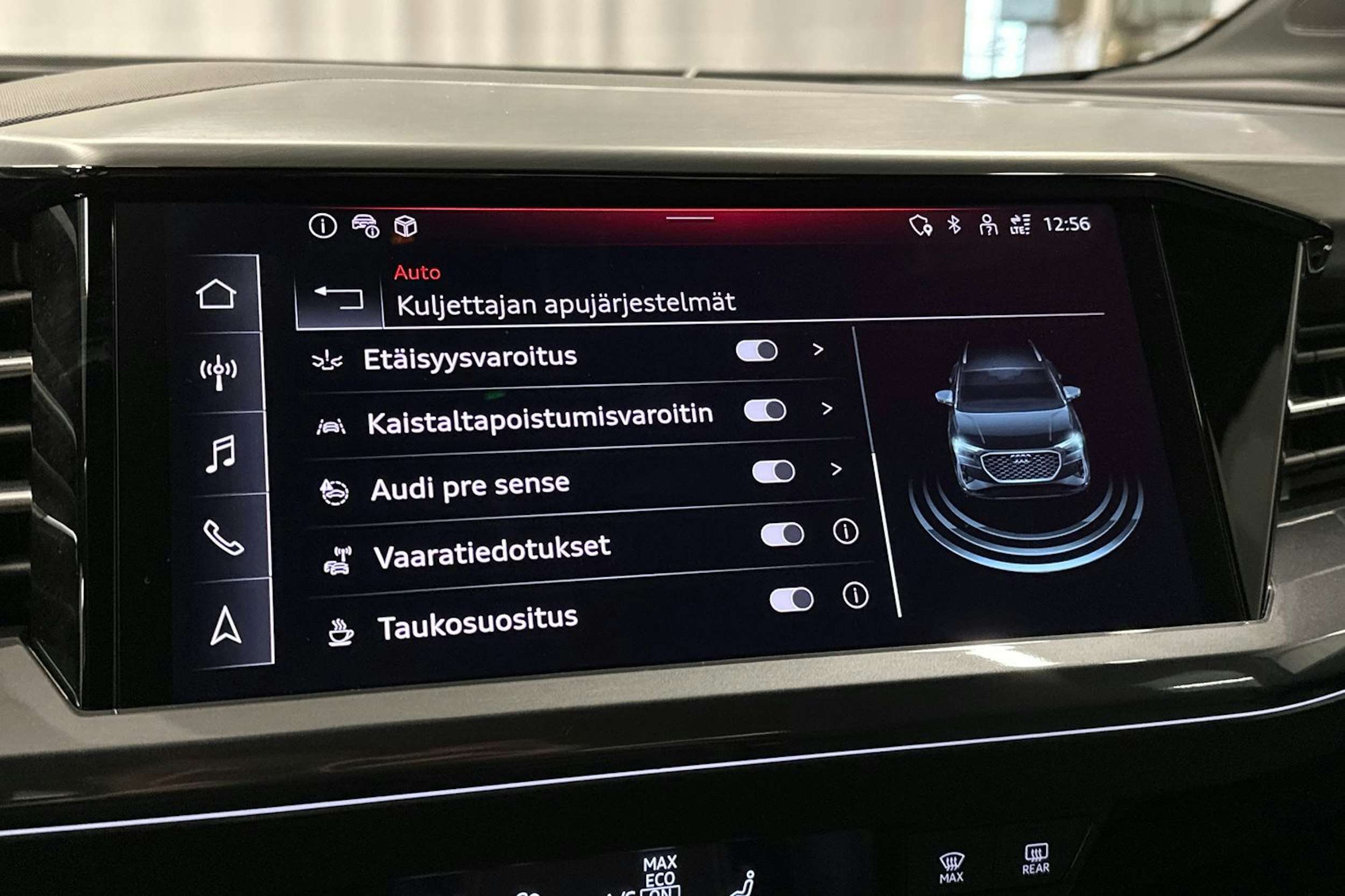 musta Audi Q4 e-tron 2024 kuva 24.