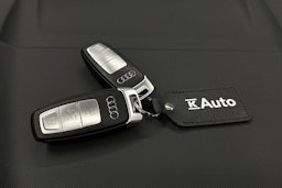 musta Audi Q4 e-tron 2024 kuva 30.