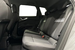 harmaa Audi Q4 e-tron 2024 kuva 8.