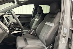 harmaa Audi Q4 e-tron 2024 kuva 15.