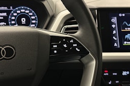 harmaa Audi Q4 e-tron 2024 kuva 18.