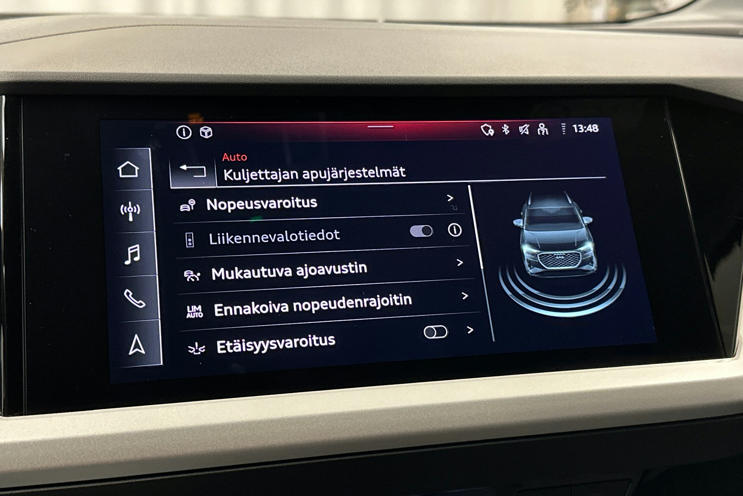 harmaa Audi Q4 e-tron 2024 kuva 23.