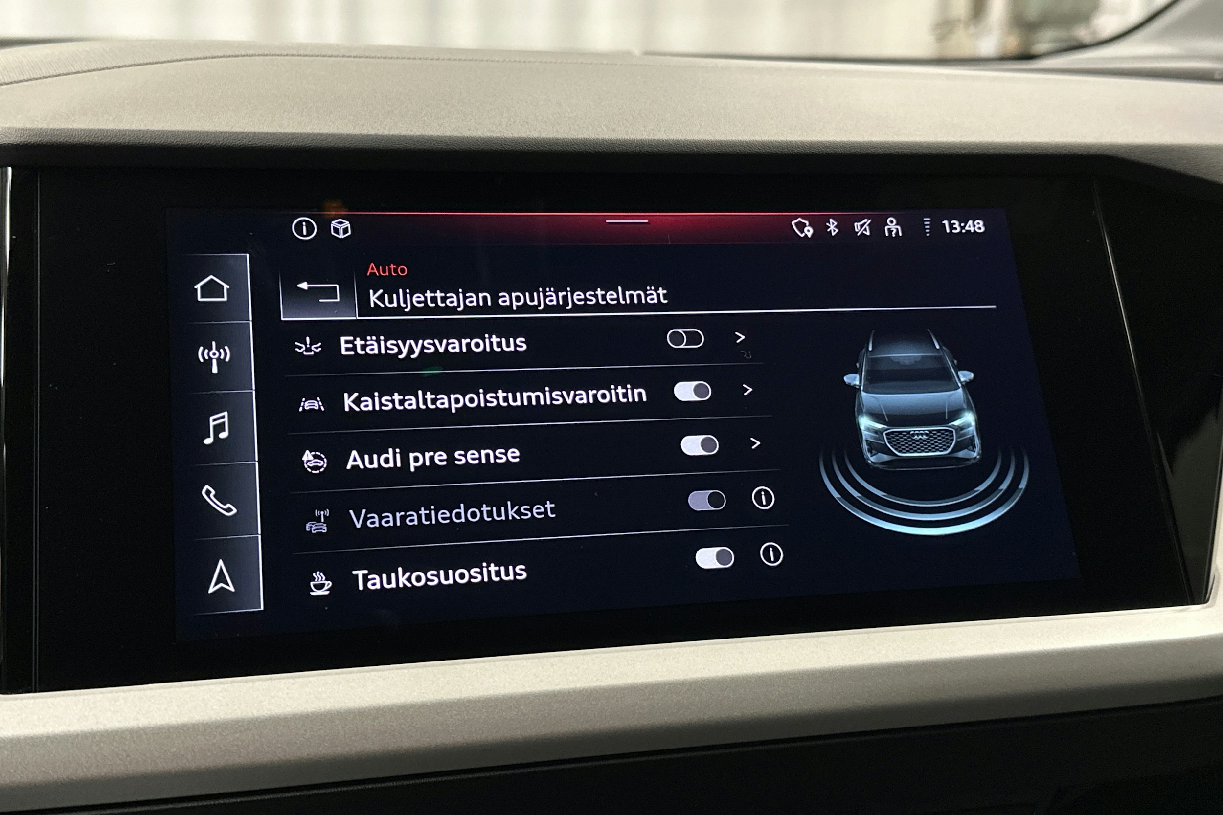 harmaa Audi Q4 e-tron 2024 kuva 24.