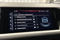 harmaa Audi Q4 e-tron 2024 kuva 24.