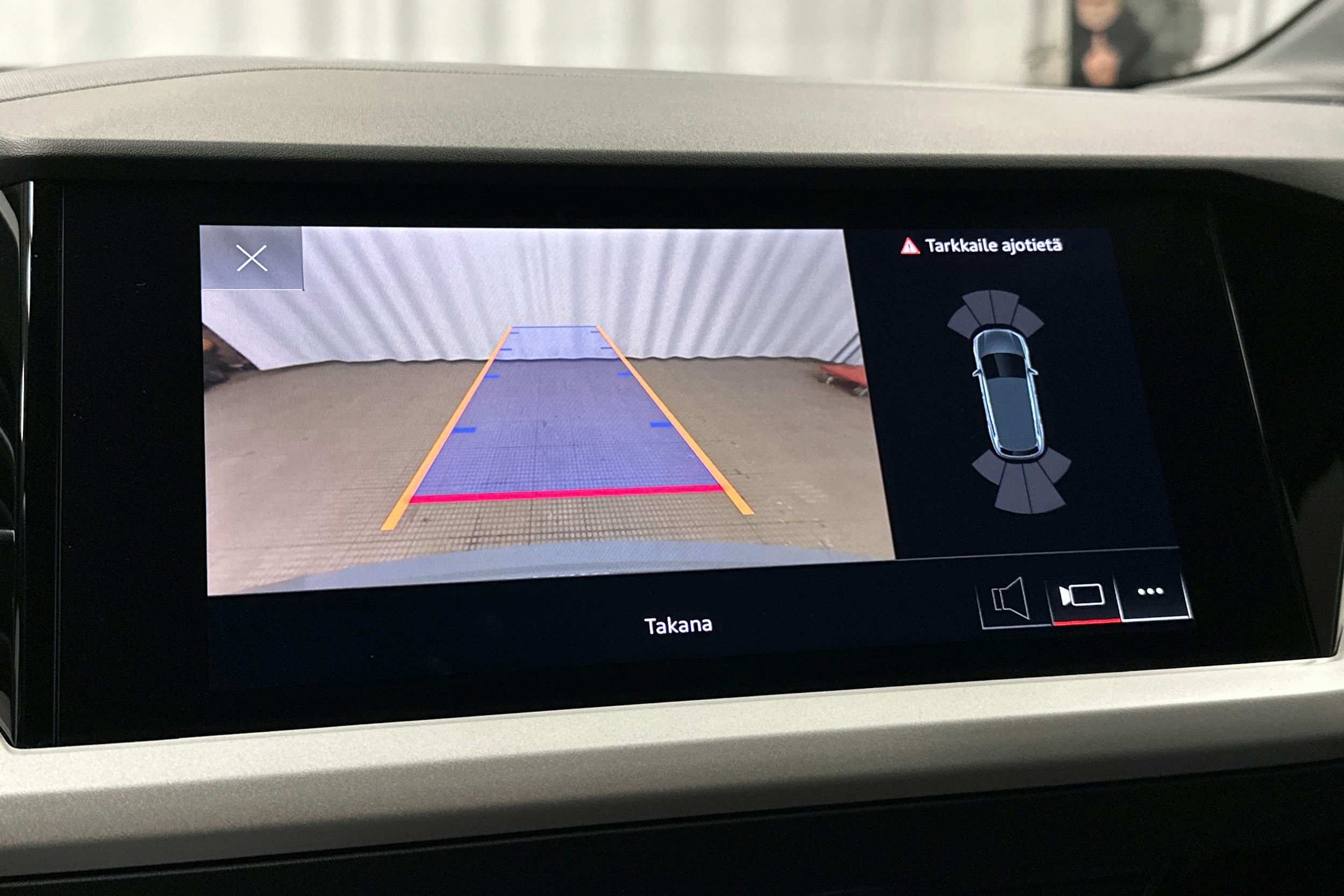 harmaa Audi Q4 e-tron 2024 kuva 25.