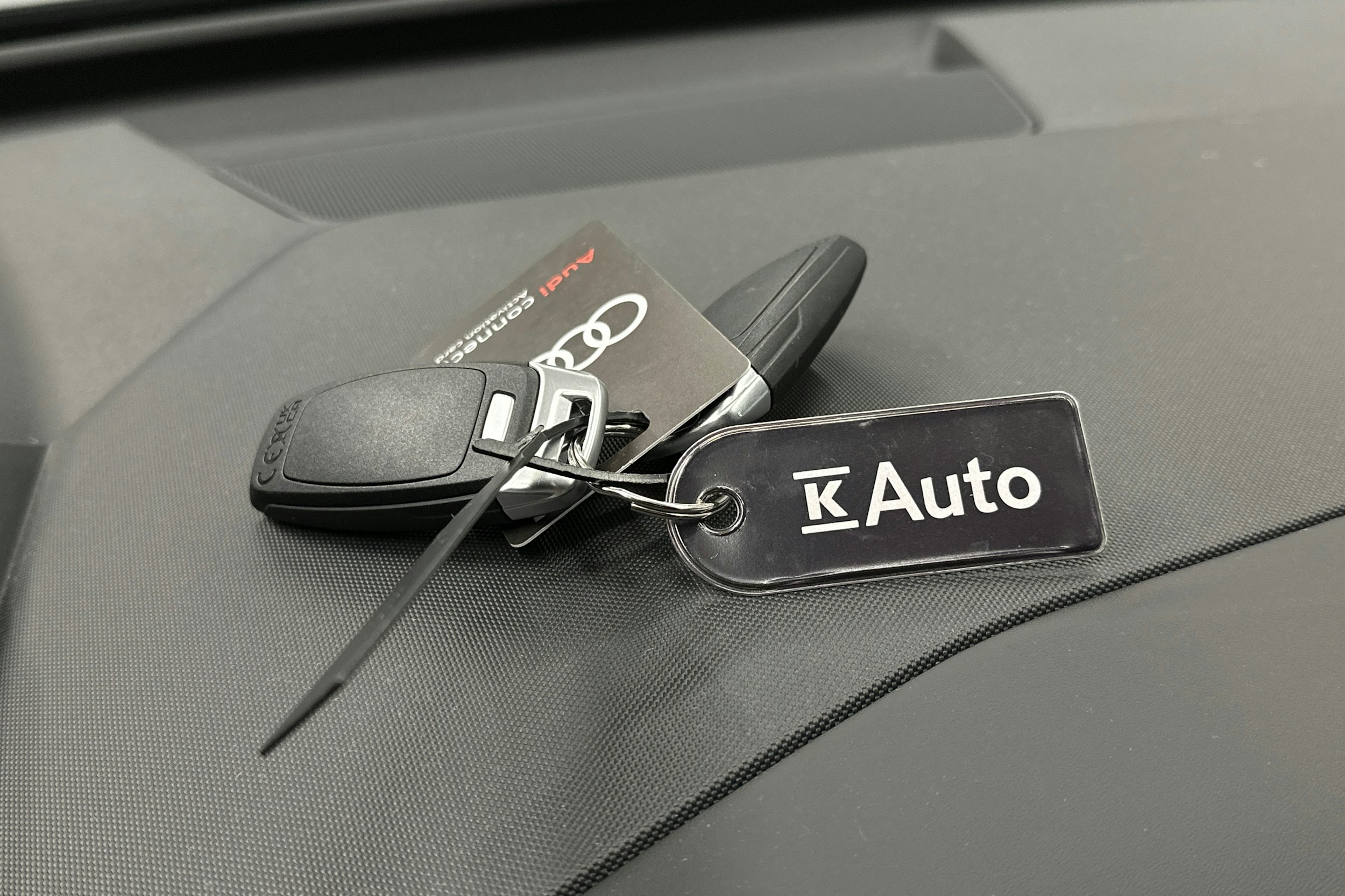 harmaa Audi Q4 e-tron 2024 kuva 28.