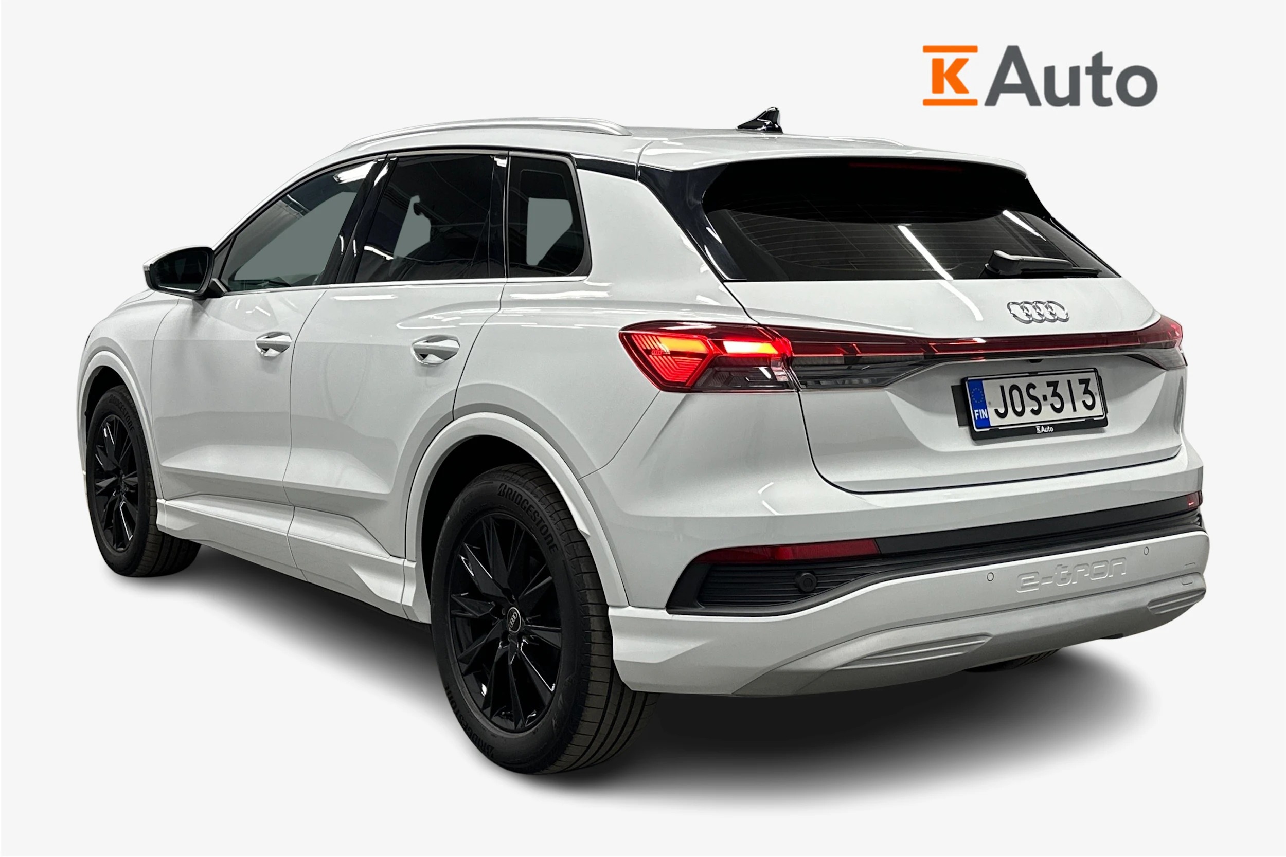 valkoinen Audi Q4 e-tron 2024 kuva 3.