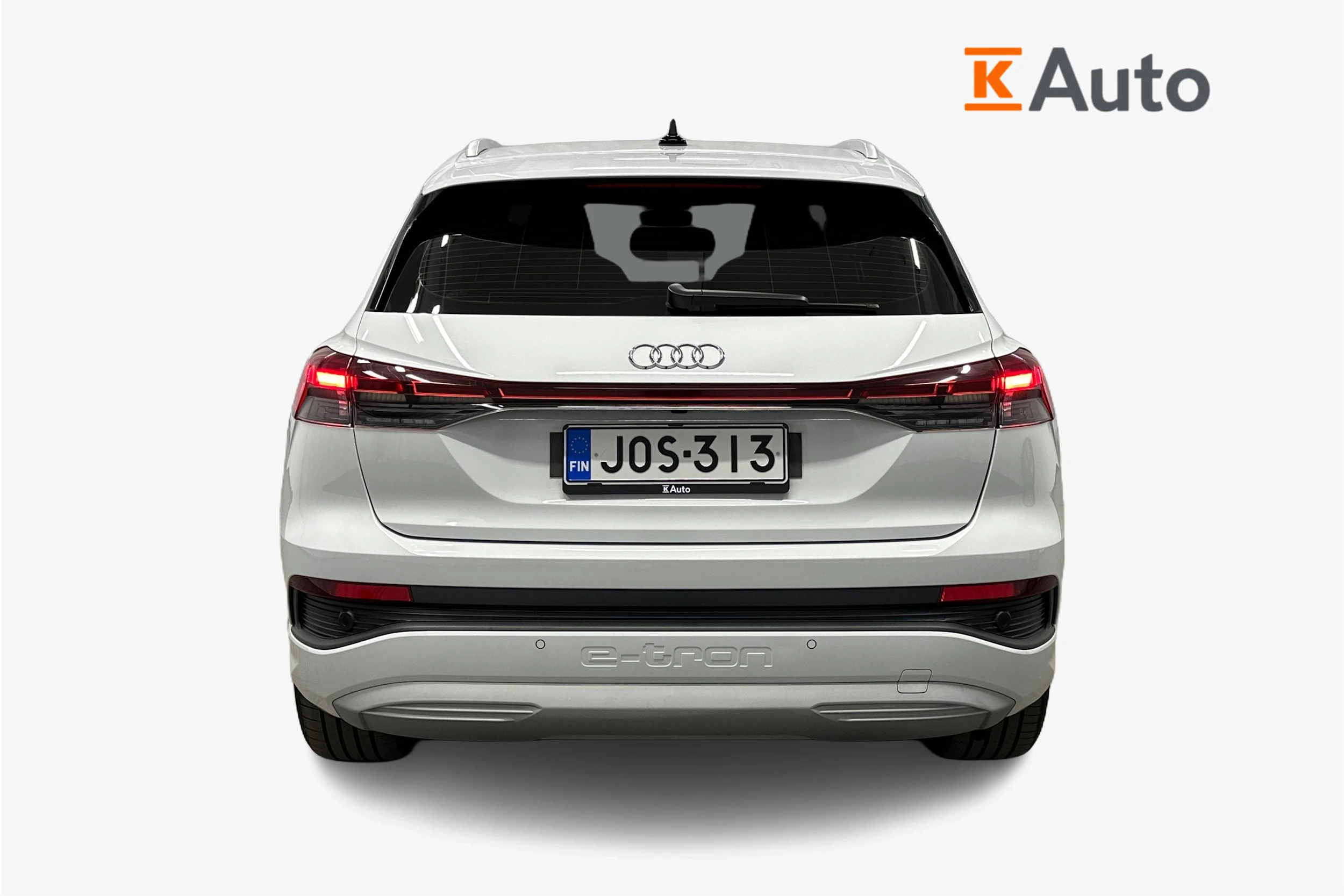 valkoinen Audi Q4 e-tron 2024 kuva 4.