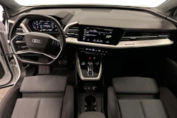 valkoinen Audi Q4 e-tron 2024 kuva 9.