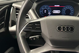 valkoinen Audi Q4 e-tron 2024 kuva 15.