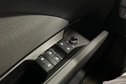 valkoinen Audi Q4 e-tron 2024 kuva 19.