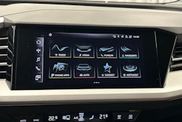 valkoinen Audi Q4 e-tron 2024 kuva 20.