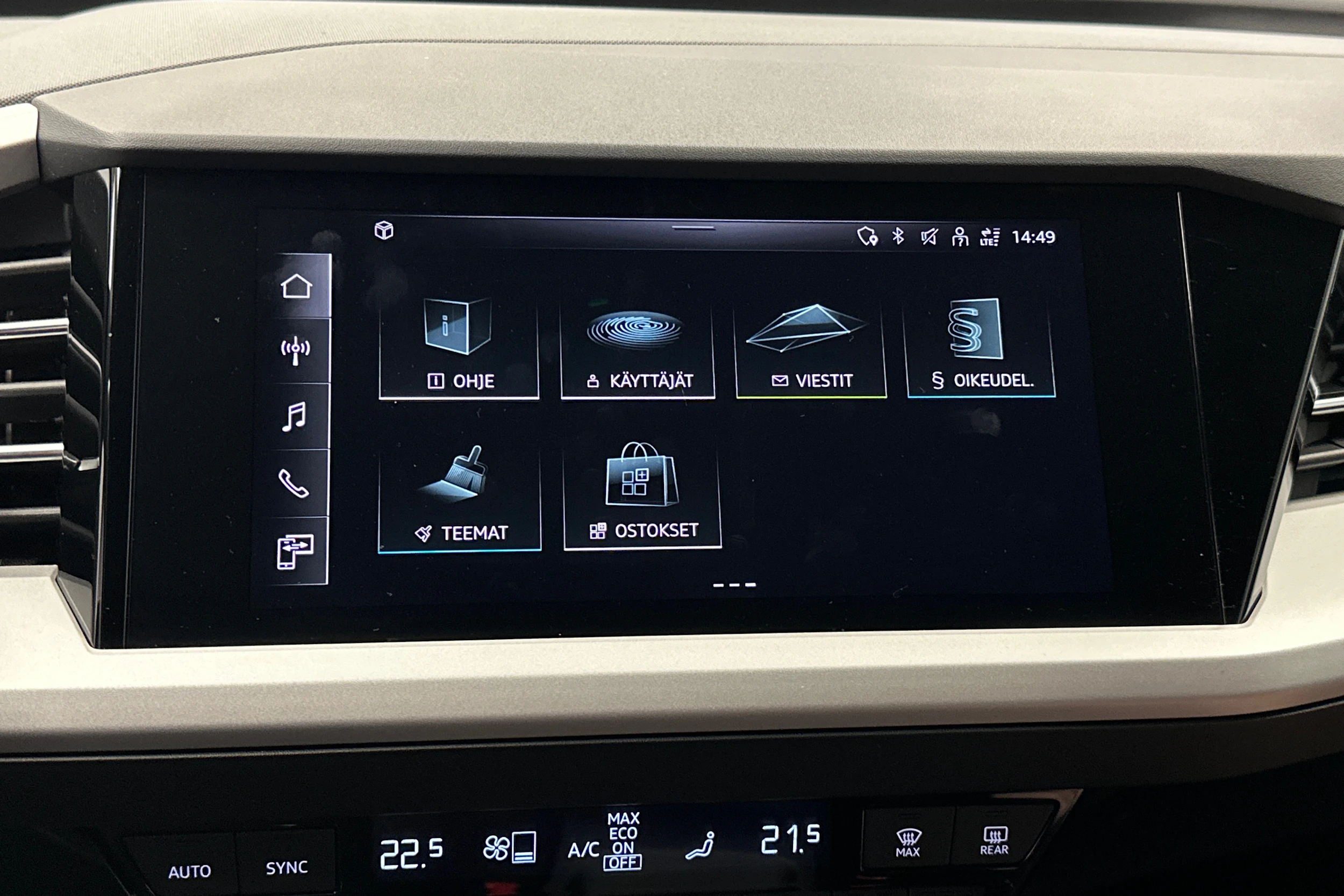 valkoinen Audi Q4 e-tron 2024 kuva 21.