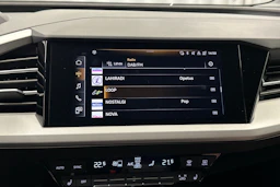 valkoinen Audi Q4 e-tron 2024 kuva 22.