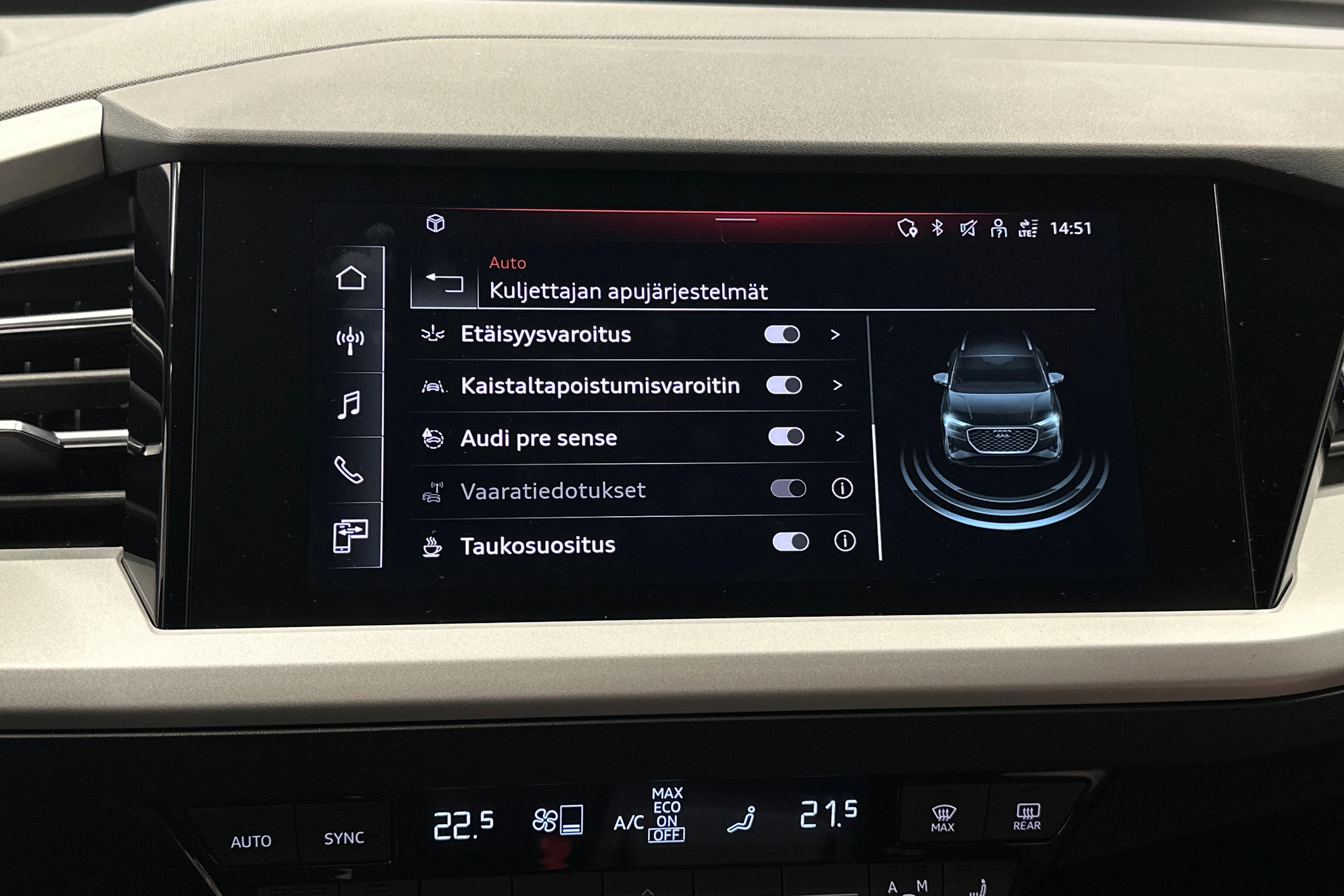 valkoinen Audi Q4 e-tron 2024 kuva 28.