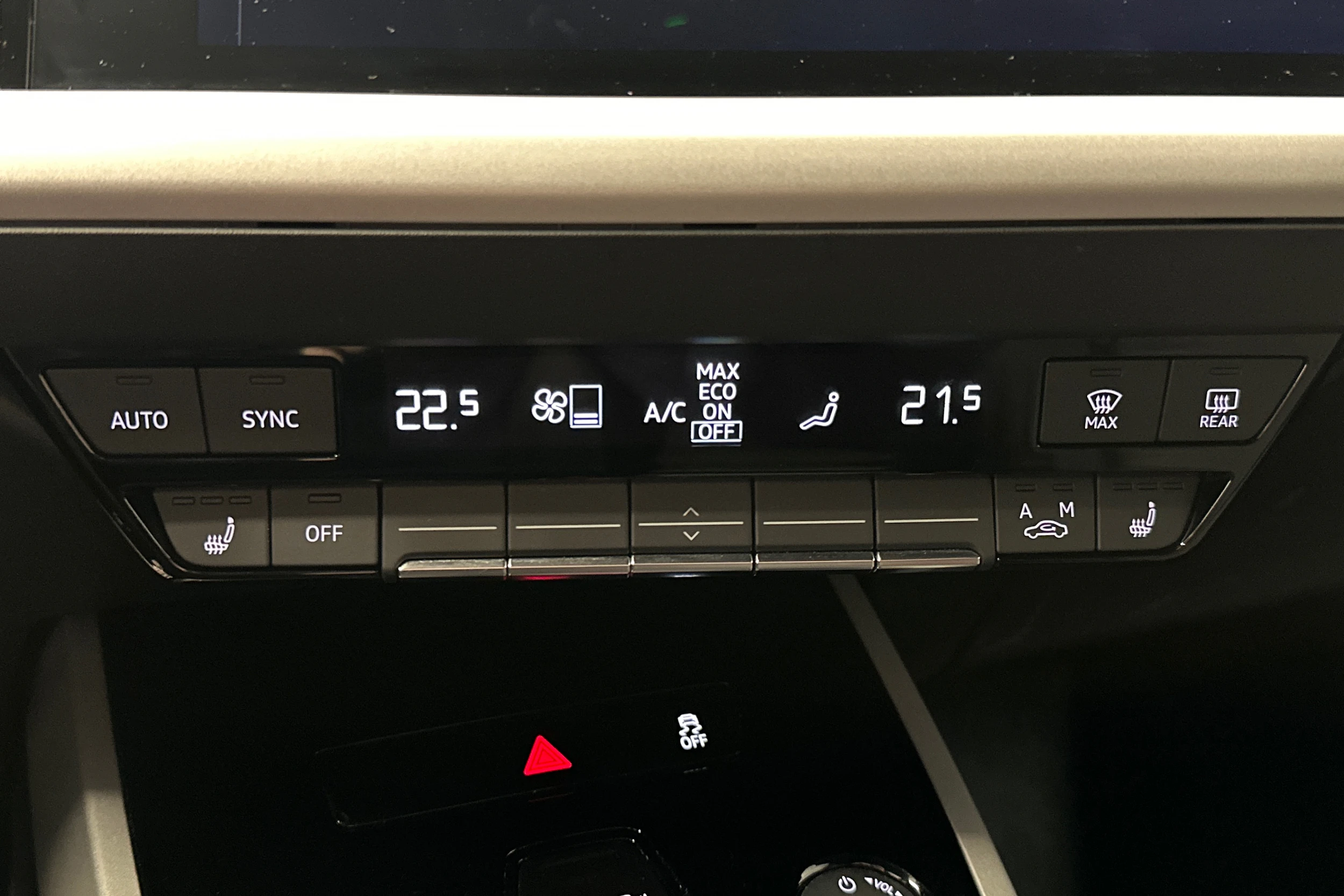 valkoinen Audi Q4 e-tron 2024 kuva 31.