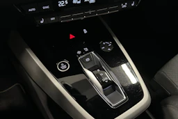 valkoinen Audi Q4 e-tron 2024 kuva 32.