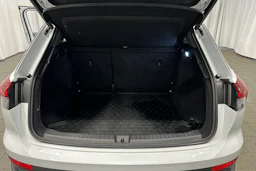 valkoinen Audi Q4 e-tron 2024 kuva 34.