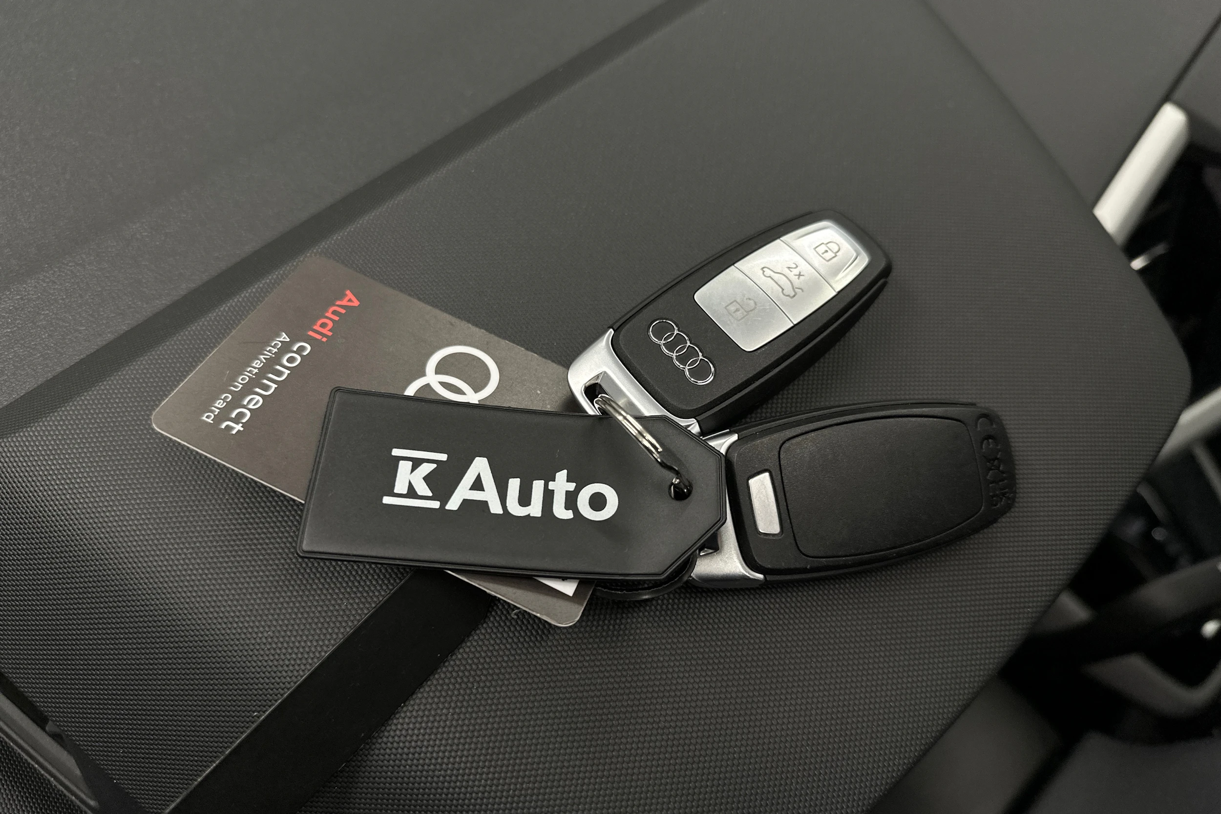 valkoinen Audi Q4 e-tron 2024 kuva 40.