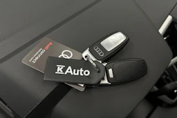 valkoinen Audi Q4 e-tron 2024 kuva 40.