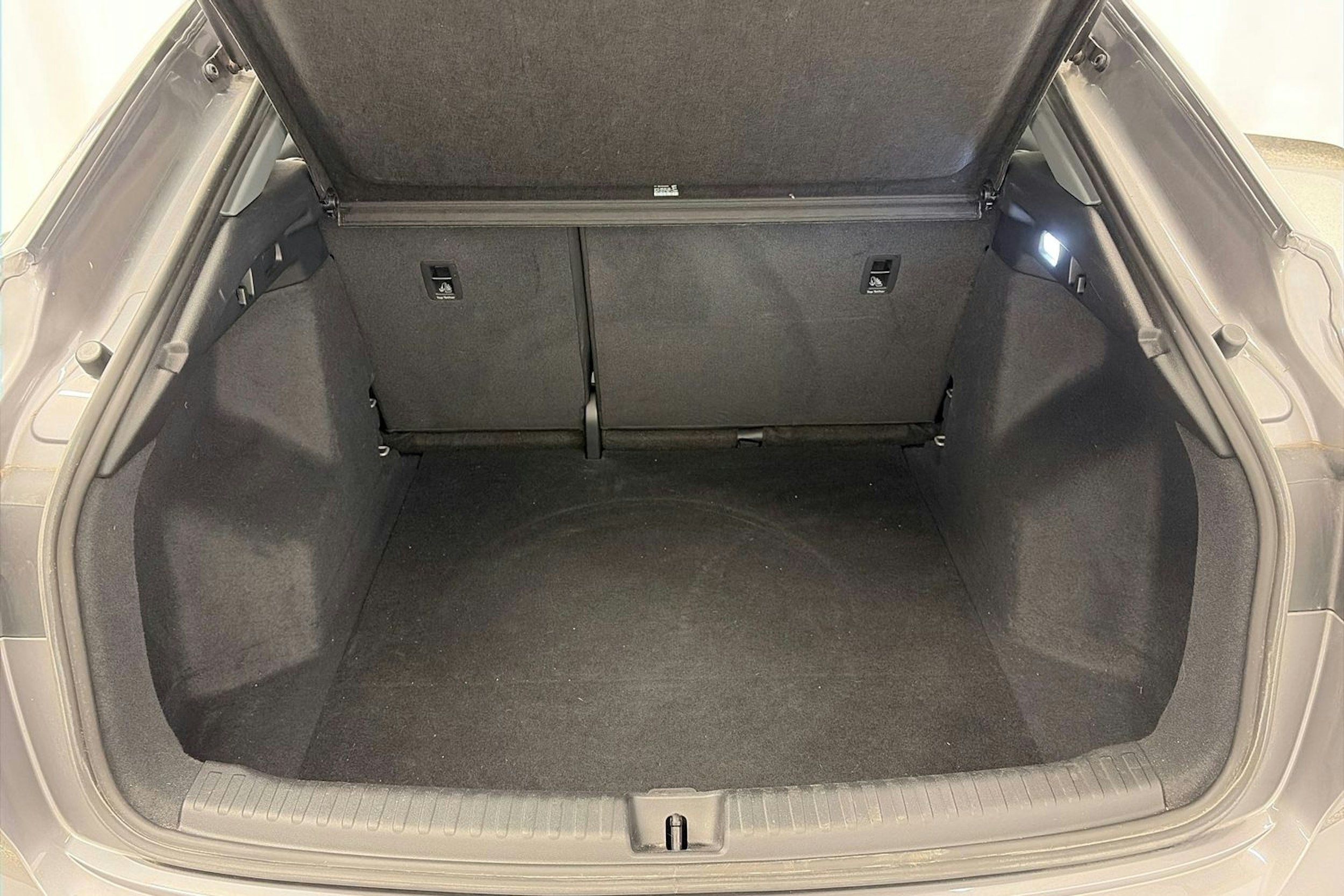 harmaa Audi Q4 e-tron 2024 kuva 14.