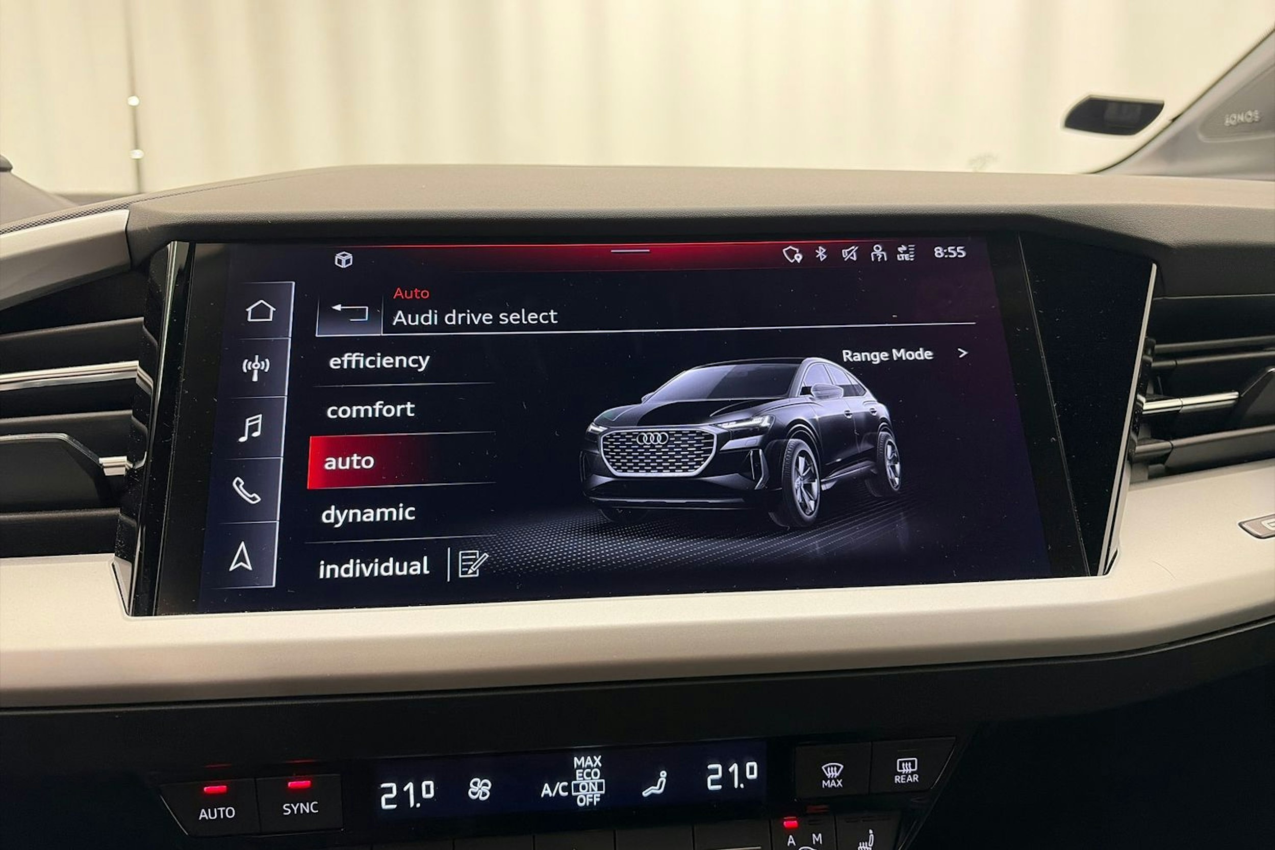 harmaa Audi Q4 e-tron 2024 kuva 23.