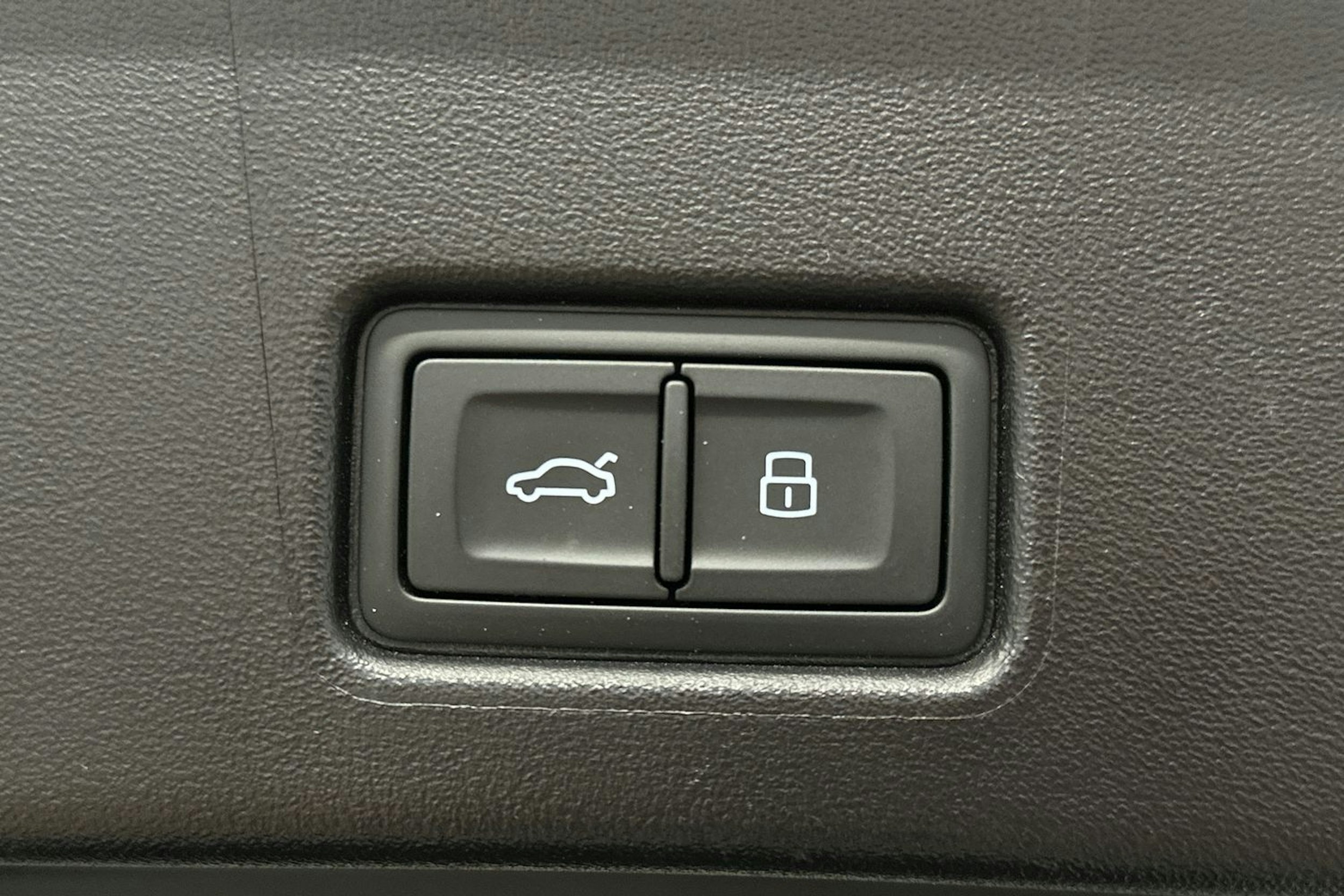 harmaa Audi Q4 e-tron 2024 kuva 15.