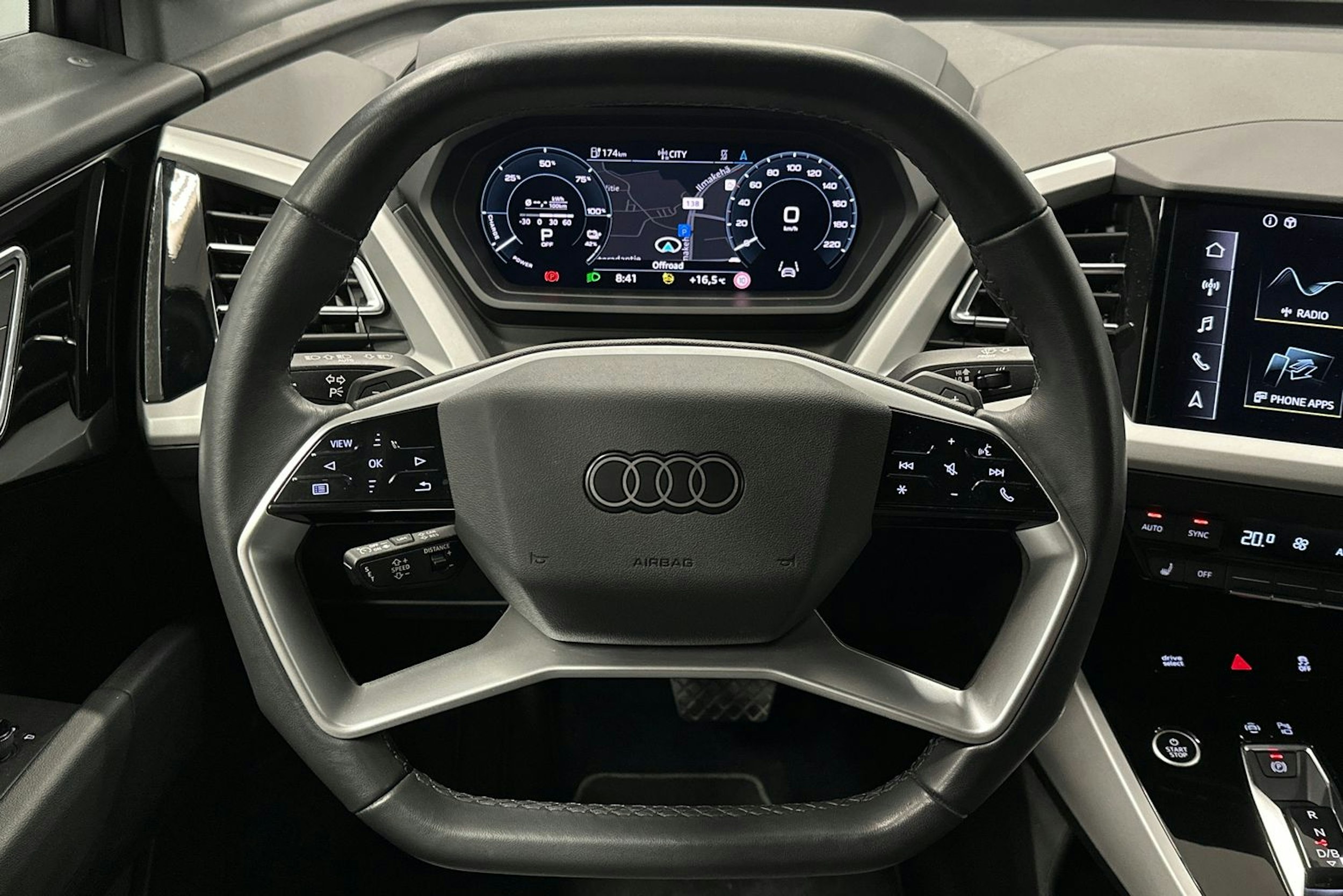 harmaa Audi Q4 e-tron 2024 kuva 17.